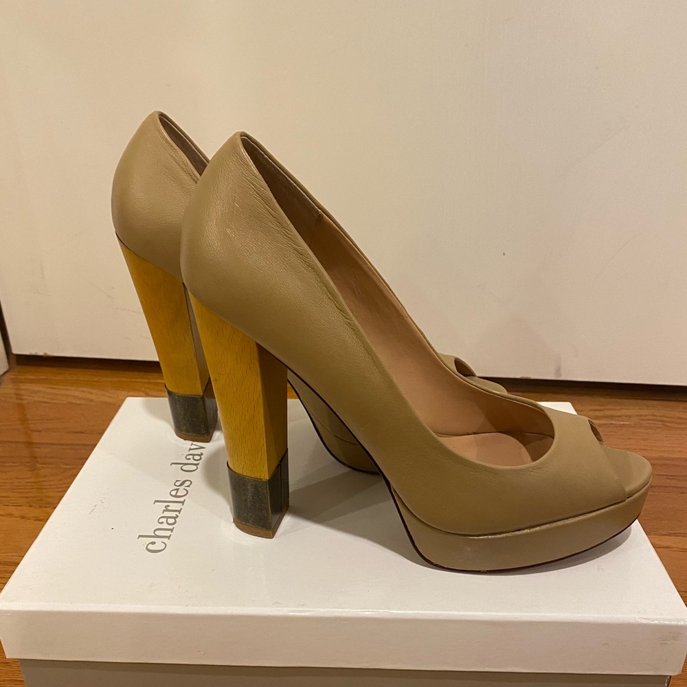 Charles David pumps with open toe - beige leather with wooden heel size 9